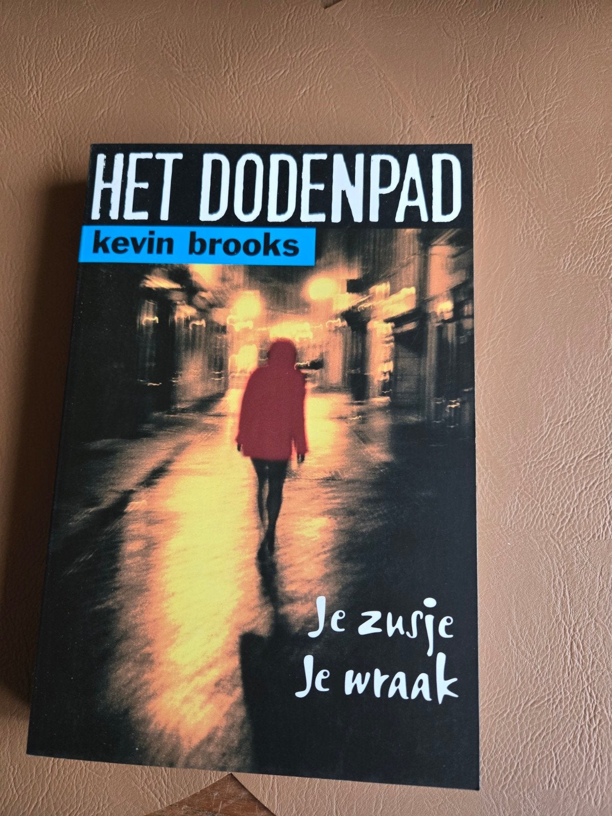 Het Dodenpad - Kevin Brooks (Thriller), Boeken, Ophalen of Verzenden, Zo goed als nieuw, Kevin Brooks, Europa overig