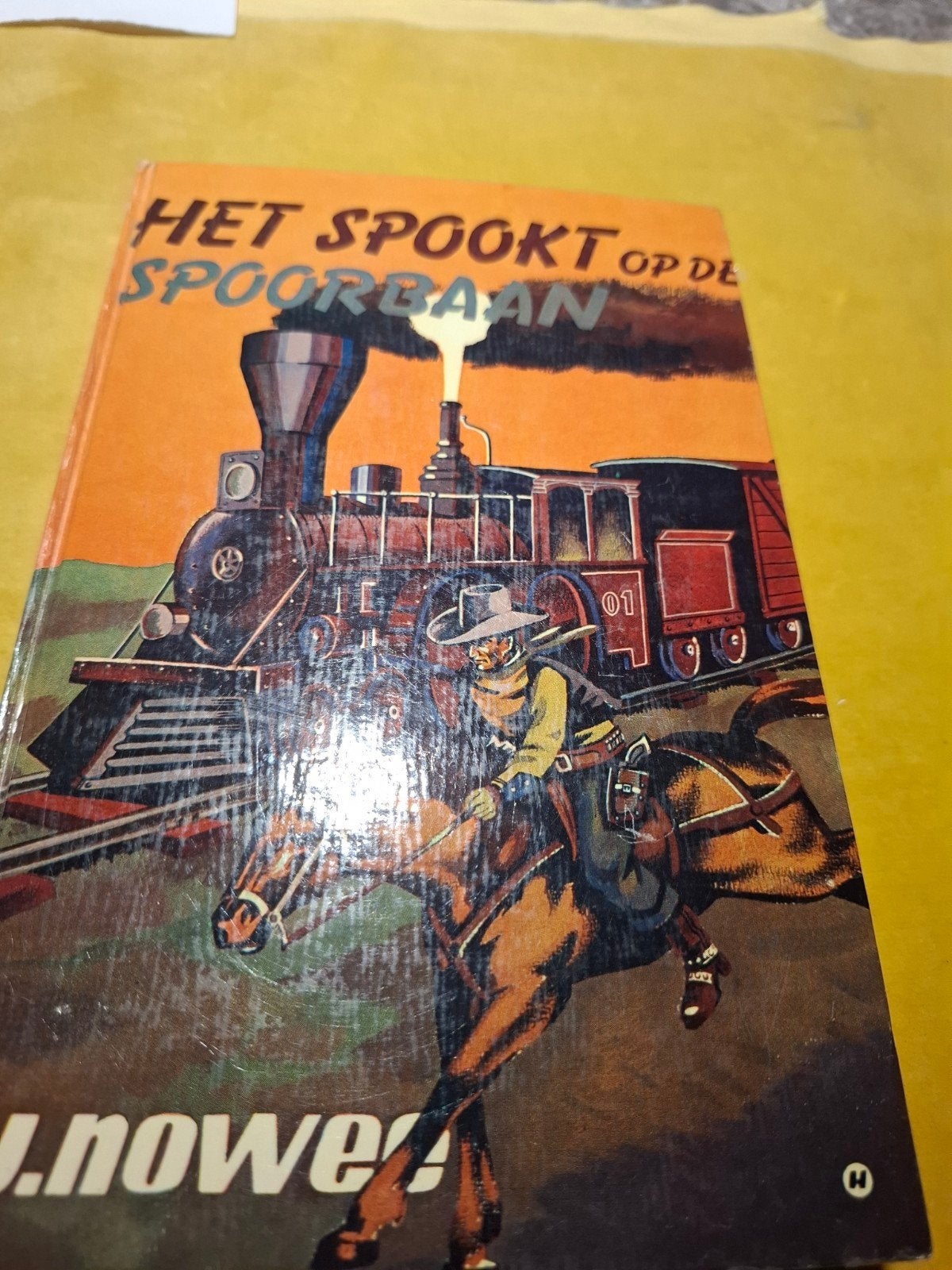 Het Spookt op de Spoorbaan - Arendsoog Boek, Ophalen of Verzenden, Gelezen, Arendsoog