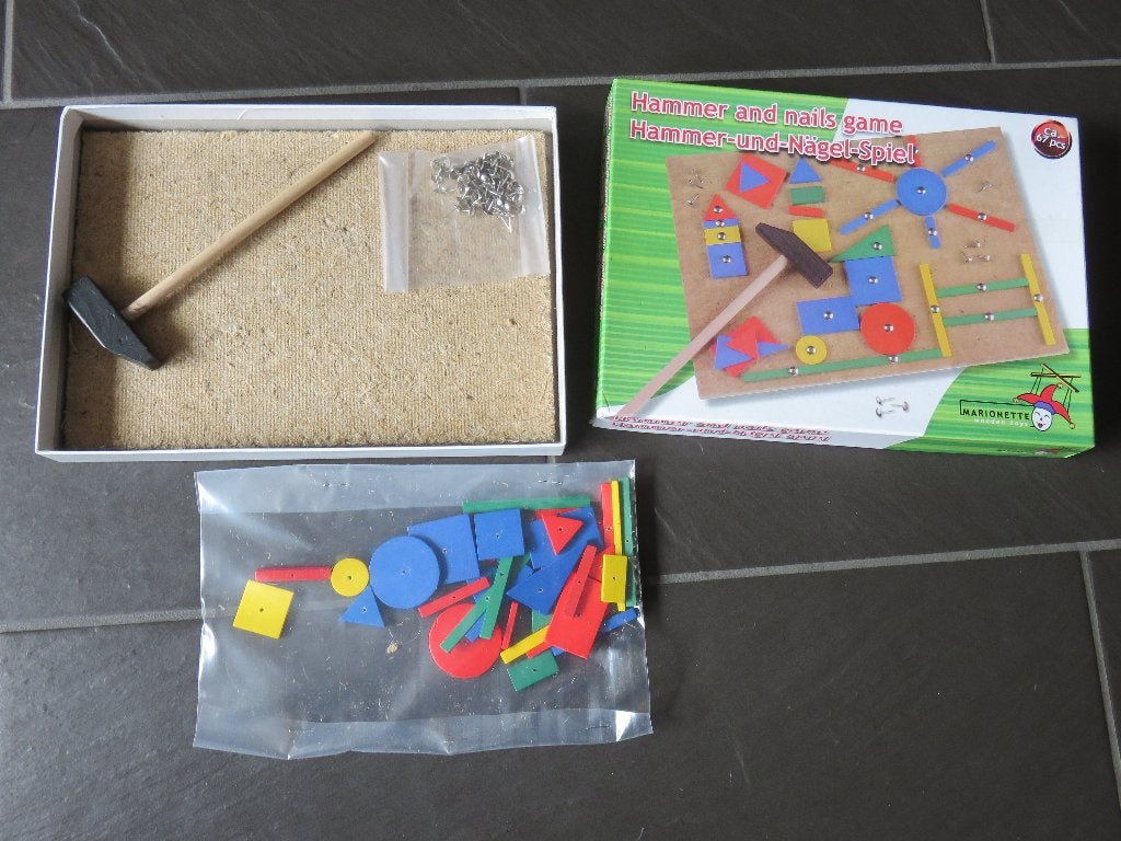 Hamerspel met spijkertjes. Marionette., Ophalen of Verzenden, Gebruikt, Bouwen