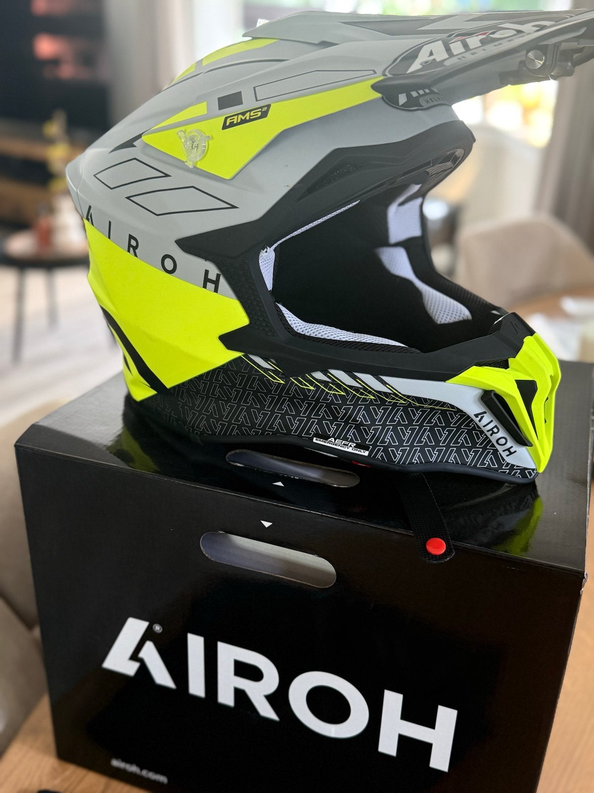 Nieuwe Airoh crosshelm enduro maat L incl brillen, Motoren, Kleding | Motorhelmen, Overige merken, Ophalen of Verzenden, Nieuw zonder kaartje