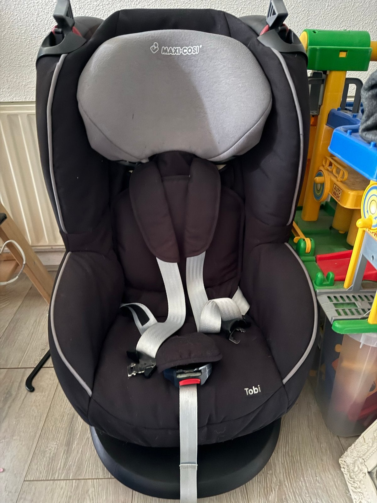 Maxi-Cosi Tobi Autostoel - Zwart/Grijs, Zo goed als nieuw, Ophalen, Autogordel, Verstelbare rugleuning, 9 t/m 18 kg