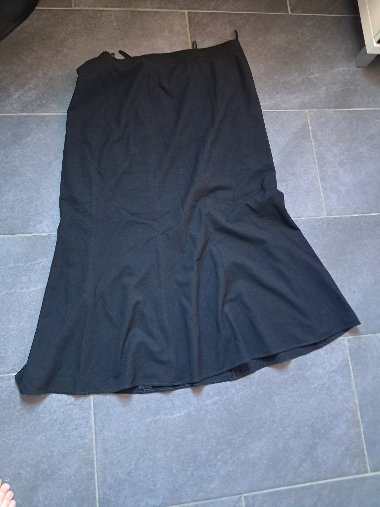 Lange rok maat 44, Zwart, Maat 42/44 (L), Ophalen of Verzenden, Onder de knie