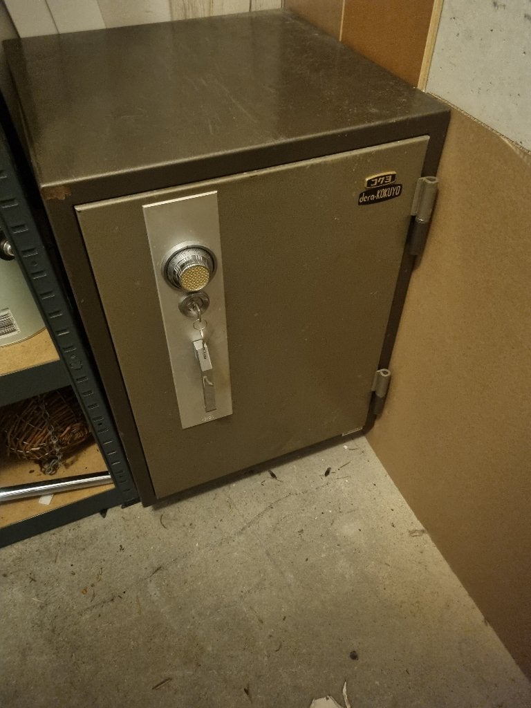 Brandwerende kluis op wieltjew, Ophalen, Gebruikt