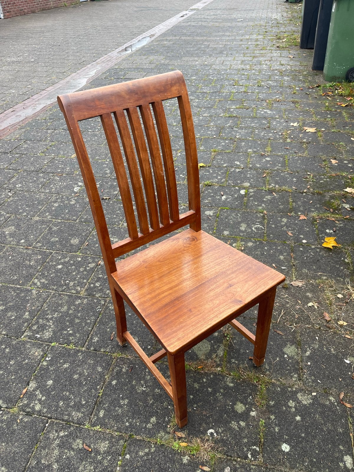 Klassieke houten eetkamerstoel, Huis en Inrichting, Gebruikt, Bruin, Ophalen of Verzenden, Indonesisch