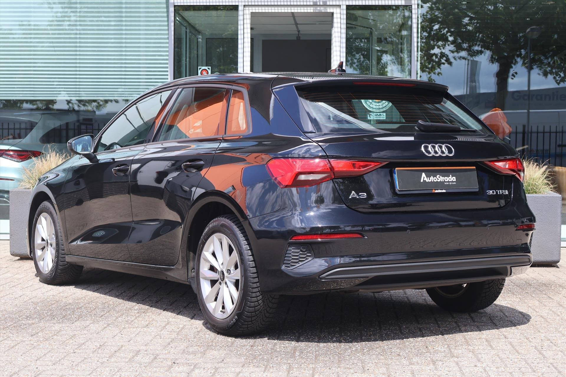 Audi A3 Sportback 30 TFSI Pro Line 110pk S-tronic I Carplay, Auto's, Stof, Gebruikt, Met garantie (alle), Zwart