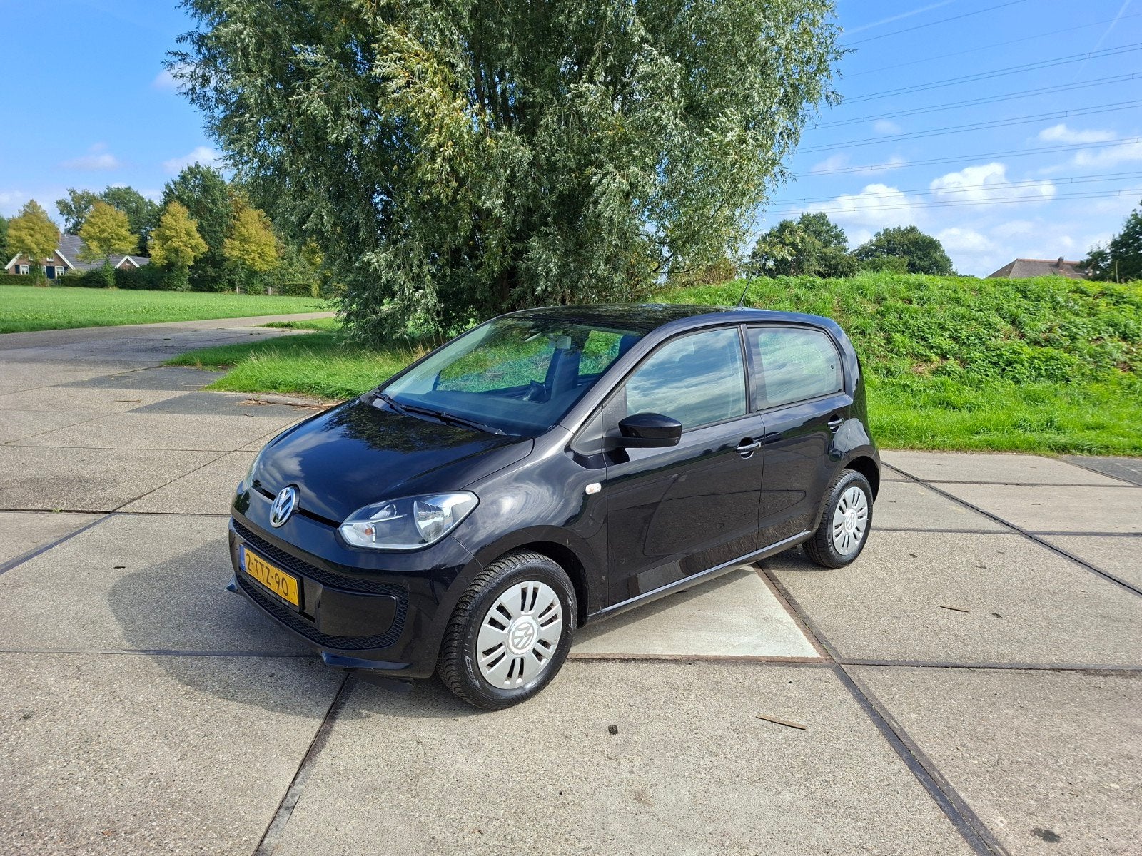 Volkswagen up! 1.0 50KW/68PK 5-DRS Ecofuel 2014 Zwart, Auto's, Voorwielaandrijving, Stof, 37 €/maand, Up!