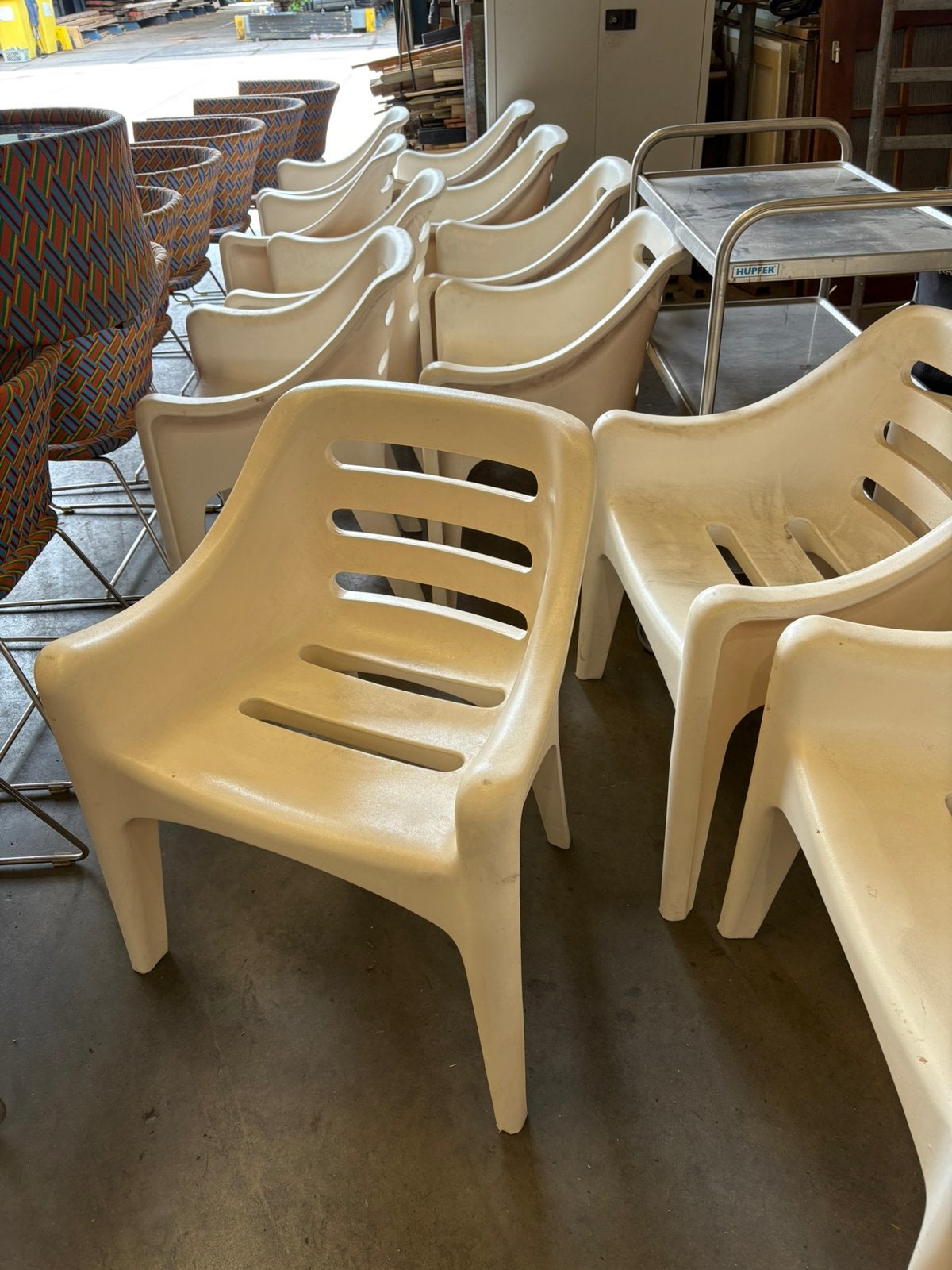 Design stoelen RUSSEL. CHAIR, Huis en Inrichting, Ophalen, Zo goed als nieuw, Wit, Kunststof