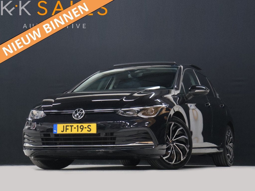 Volkswagen Golf 1.5 eTSI R-Line [SCHUIFKANTELDAK, APPLE CARP, Auto's, 4 cilinders, 150 pk, Alcantara, Zwart