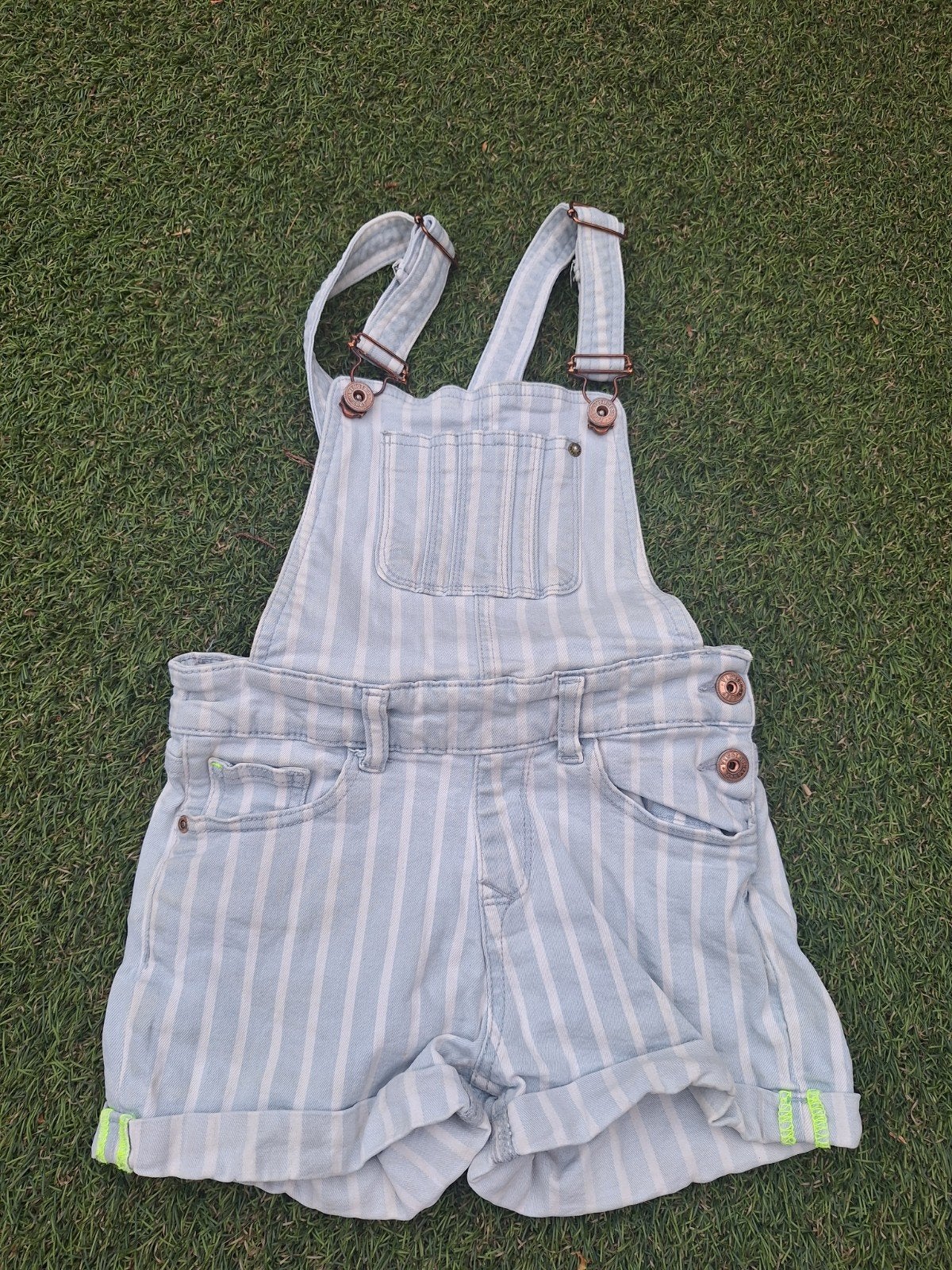 Vingino gestreepte tuinbroek short maat 140, Kinderen en Baby's, Kinderkleding | Maat 140, Broek, Gebruikt, Meisje, Ophalen of Verzenden