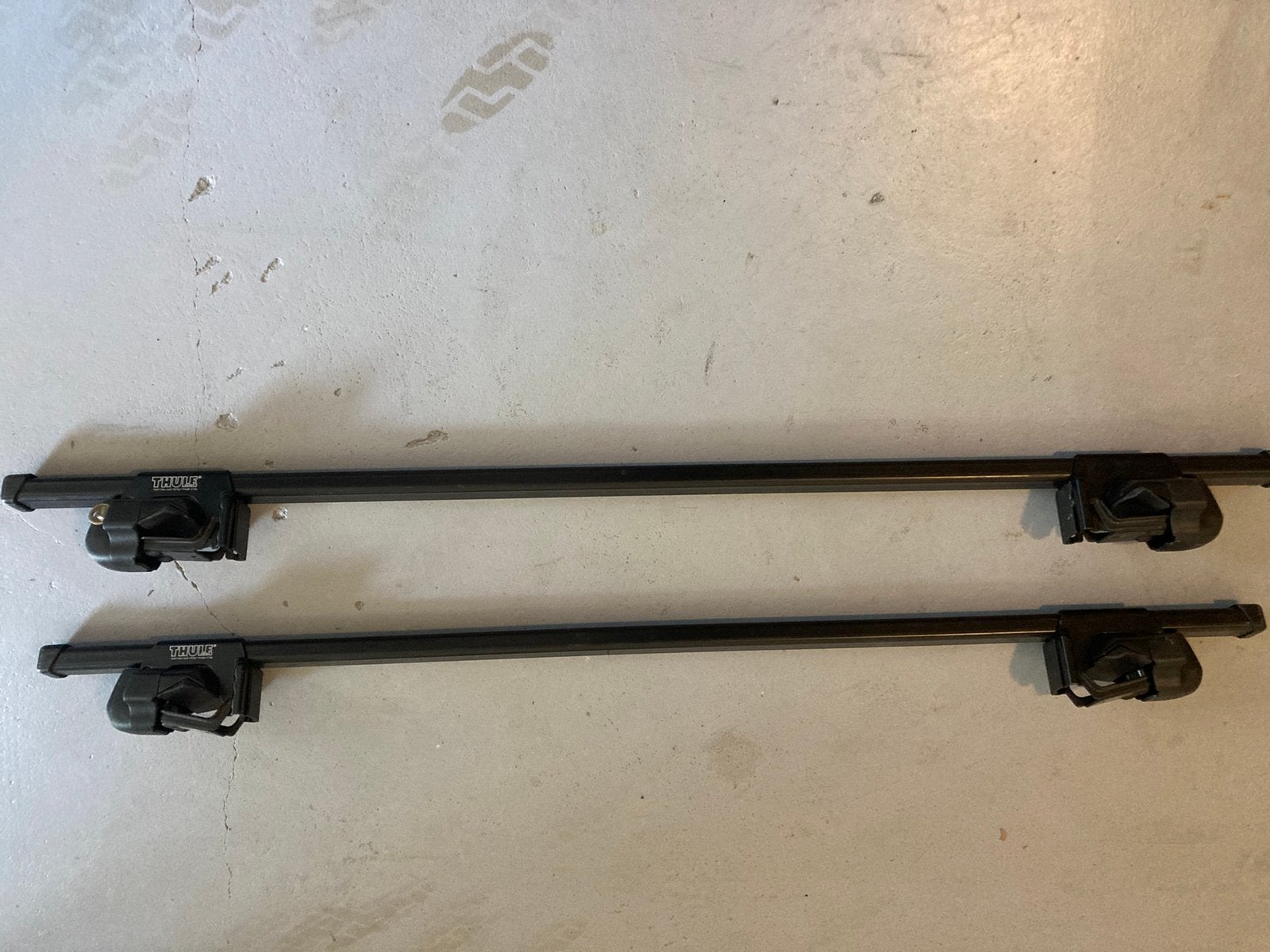 Thule Dakdragers voor open rail volvo 70 / dacia duster, Auto diversen, Dakdragers, Ophalen, Zo goed als nieuw