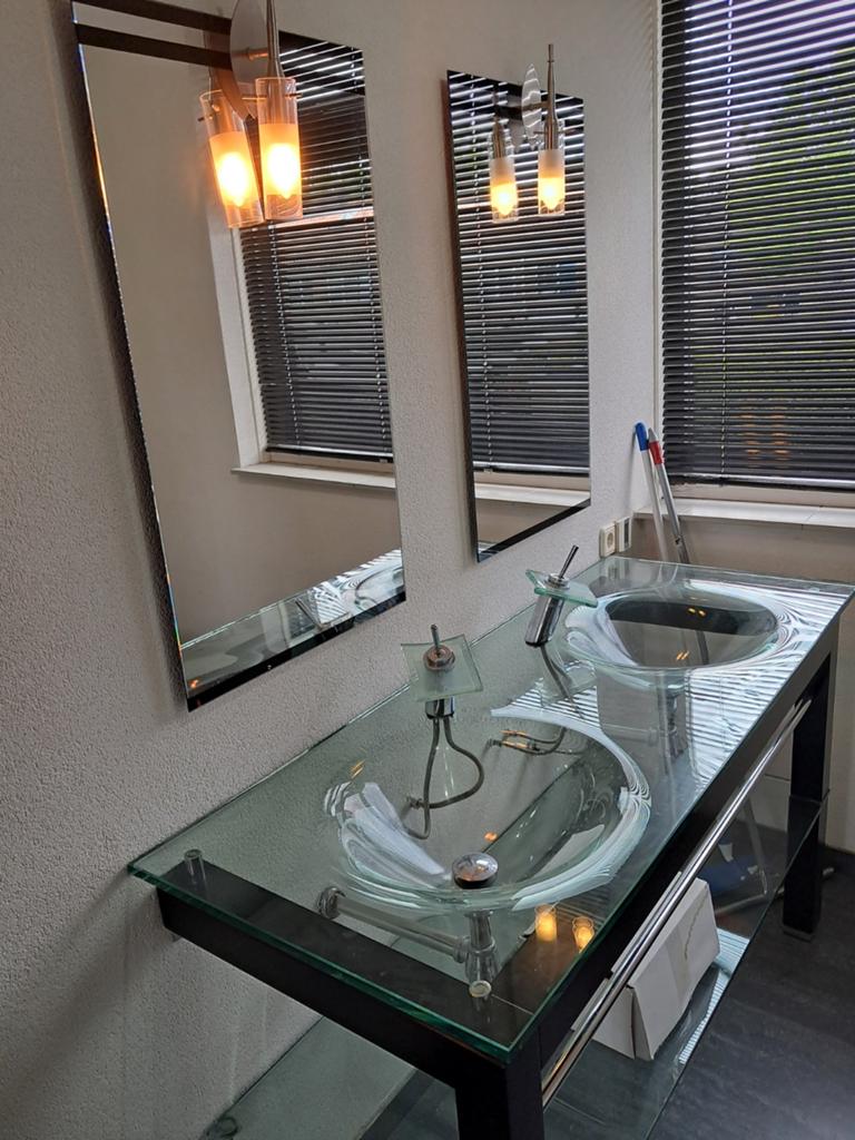 Gratis badkamer meubel + spiegels, Huis en Inrichting, Badkamer | Badkamermeubels, Ophalen, Gebruikt, 100 tot 150 cm, Minder dan 100 cm