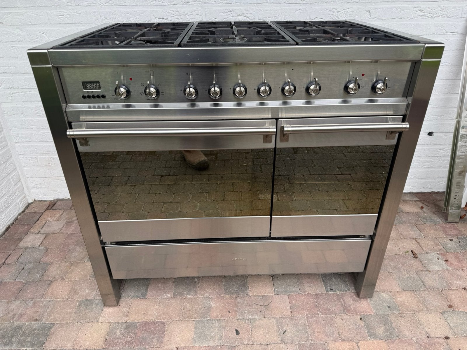 Smeg fornuis met 6 gaspitten en een dubbele oven, Witgoed en Apparatuur, Fornuizen, Zo goed als nieuw, Inbouw, Gas, 5 kookzones of meer