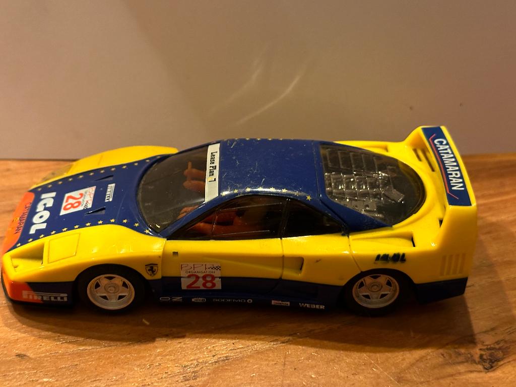2 hornby race autos slotcar hebben wat tlc nodig, Elektrisch, Ophalen, Overige merken, Racebaan