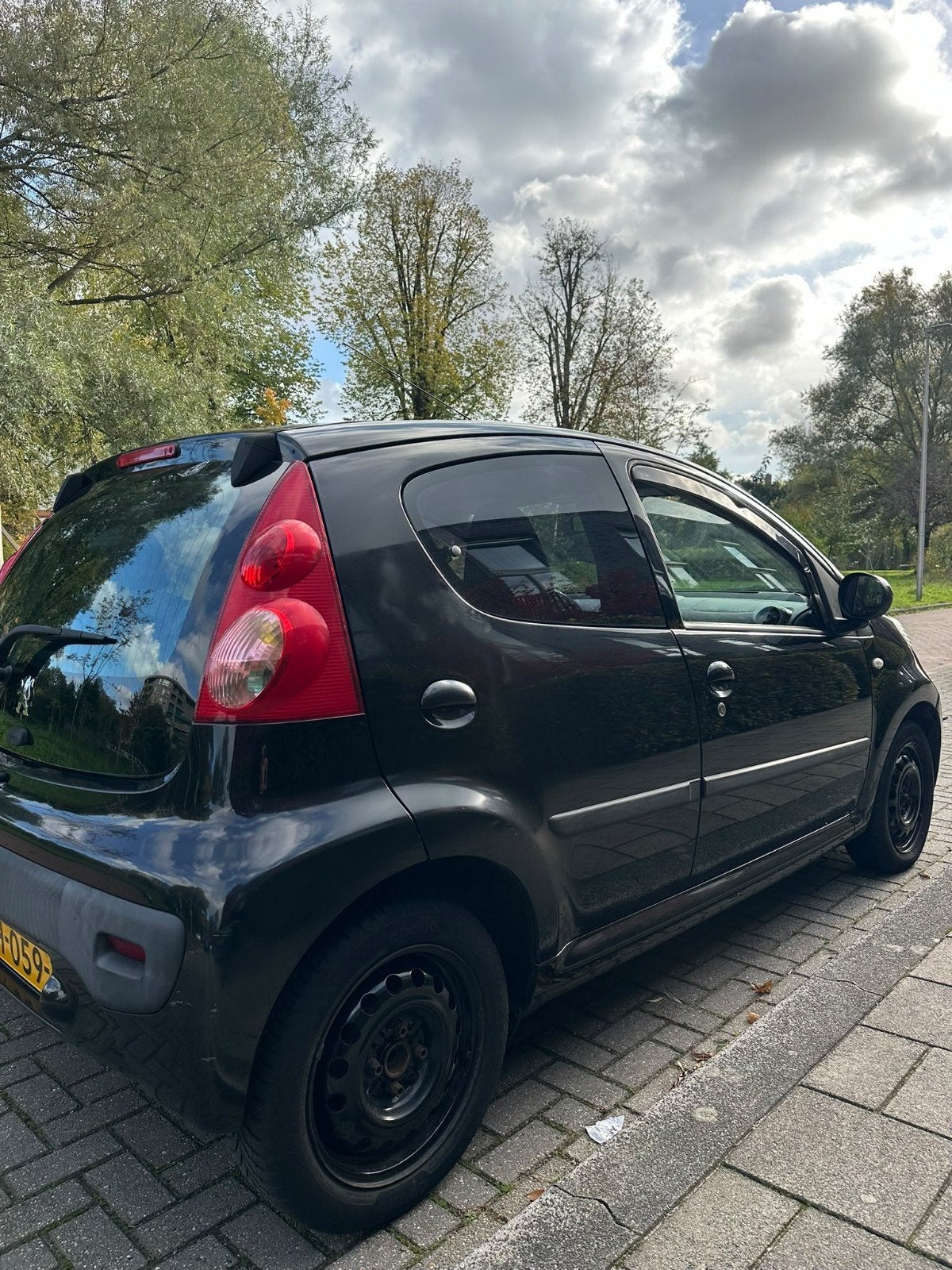 Peugeot 107 1.0 12V 5DR 2006 Zwart, Voorwielaandrijving, 4 stoelen, Handgeschakeld, Particulier