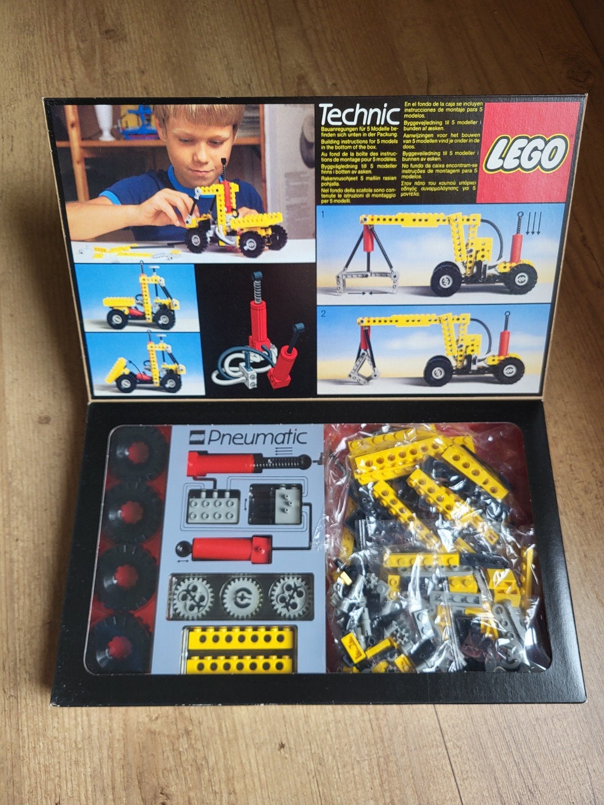 Lego Technic 8040 Pneumatic machine - ongeopend (1984), Compleet, Lego, Ophalen of Verzenden, Zo goed als nieuw