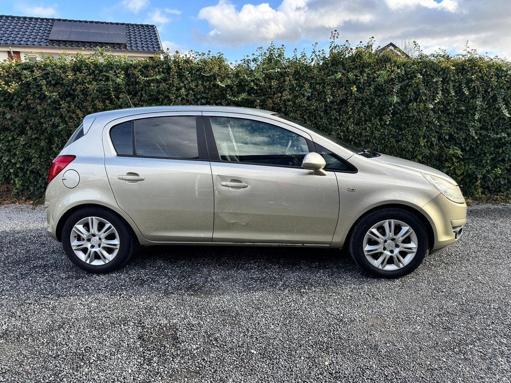 Opel Corsa 1.7 CDTi Cosmo | HANDEL / EXPORT! | LEES TEKST! |, Auto's, Opel, Voorwielaandrijving, Gebruikt, 1686 cc, Beige