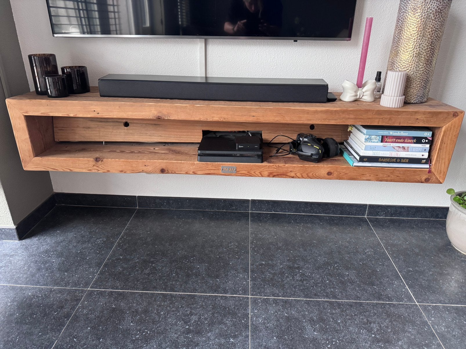 Tv meubel, Ophalen, 150 tot 200 cm, Zo goed als nieuw, Minder dan 100 cm