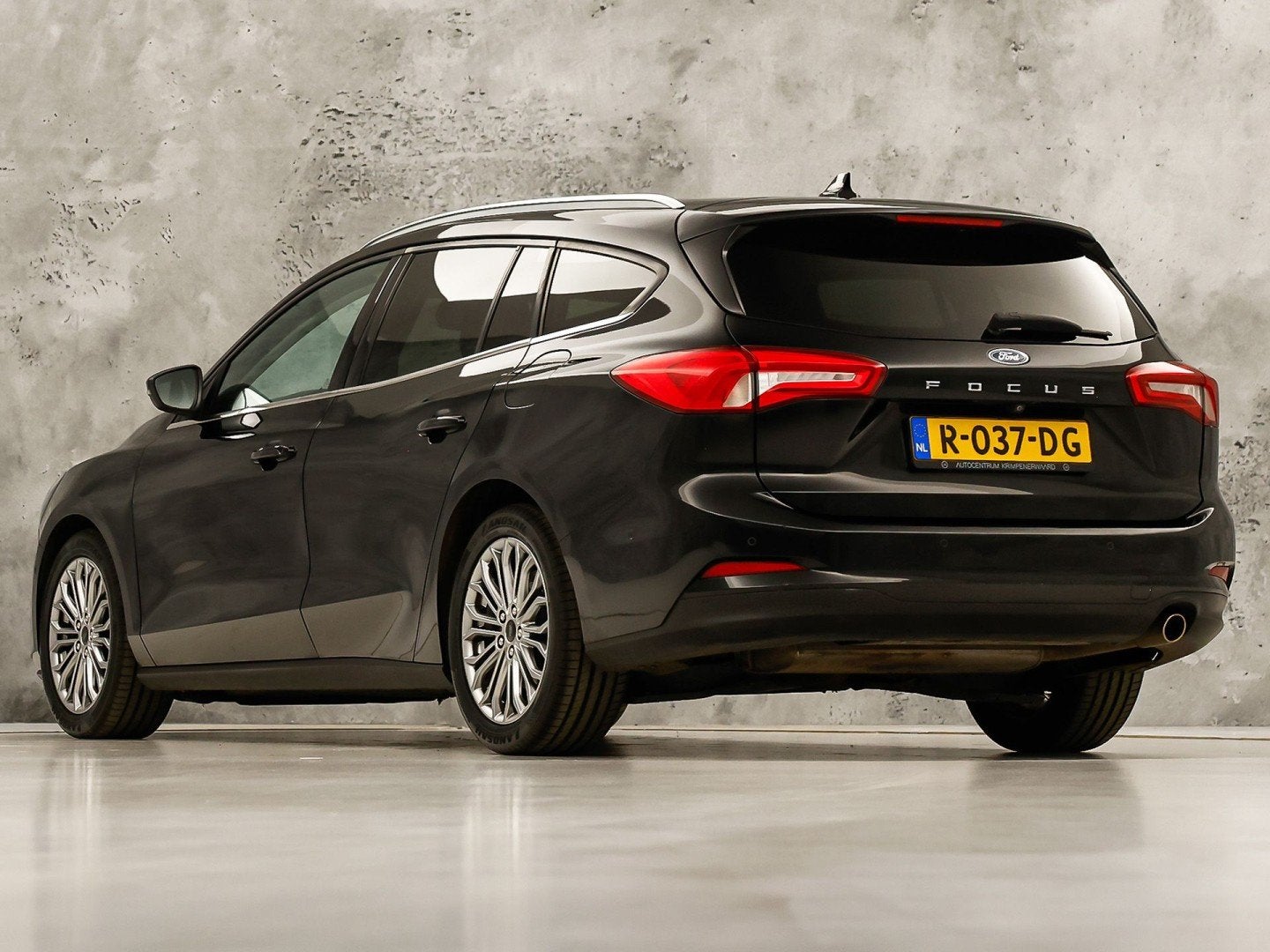 Ford FOCUS Wagon 1.0 EcoBoost Titanium Sport (APPLE CARPLAY,, Gebruikt, Zwart, 1331 kg, 999 cc
