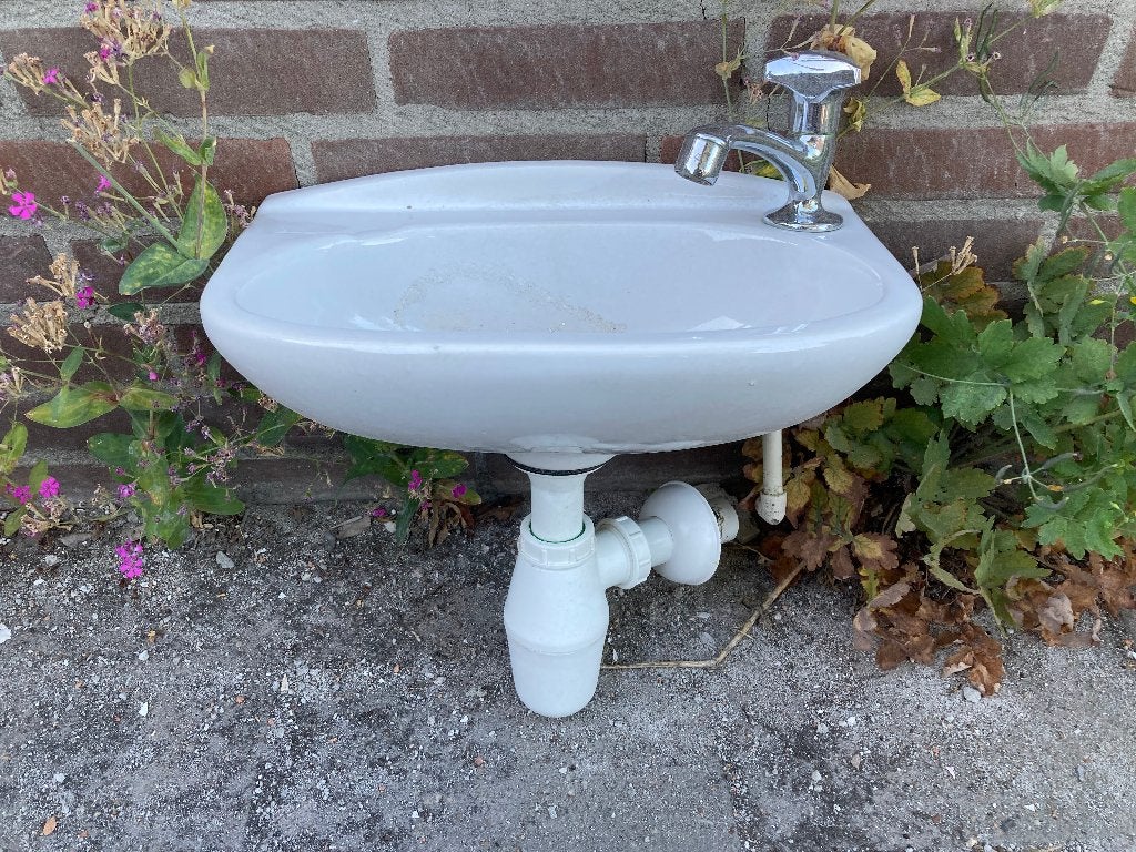 Toilet wastafel inclusief kraan (fontein), Ophalen, Gebruikt, Steen, Wastafel