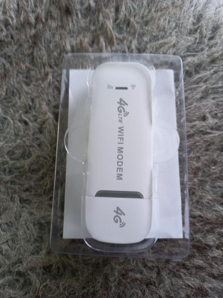 2x 4G LTE USB Wifi Modem 150Mbps Hotspot - Nieuw in doos, Ophalen of Verzenden, Nieuw, Router met modem, Onbekend