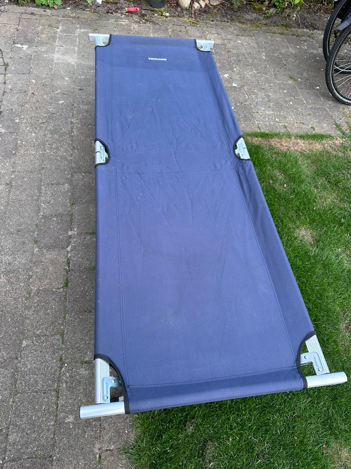Veldbed inklapbaar Trigano, Ophalen of Verzenden, Zo goed als nieuw