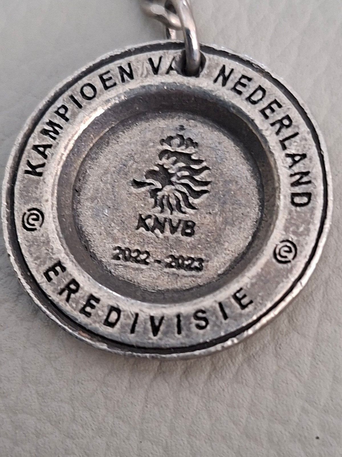 KNVB Eredivisie Kampioen 2022-2023 Sleutelhanger, Verzamelen, Sleutelhangers, Ophalen of Verzenden, Zo goed als nieuw, Sport