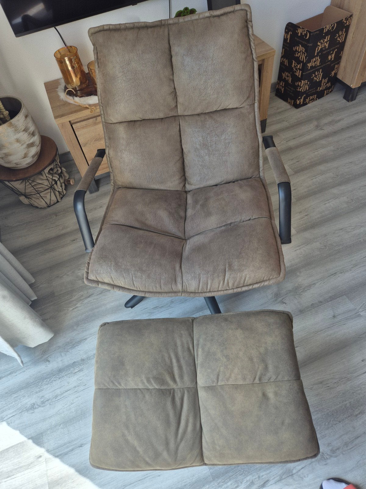 Relaxfauteuil met voetenbank. Let op: kattenkrabsporen, Huis en Inrichting, Ophalen, Gebruikt, 75 tot 100 cm, Stof