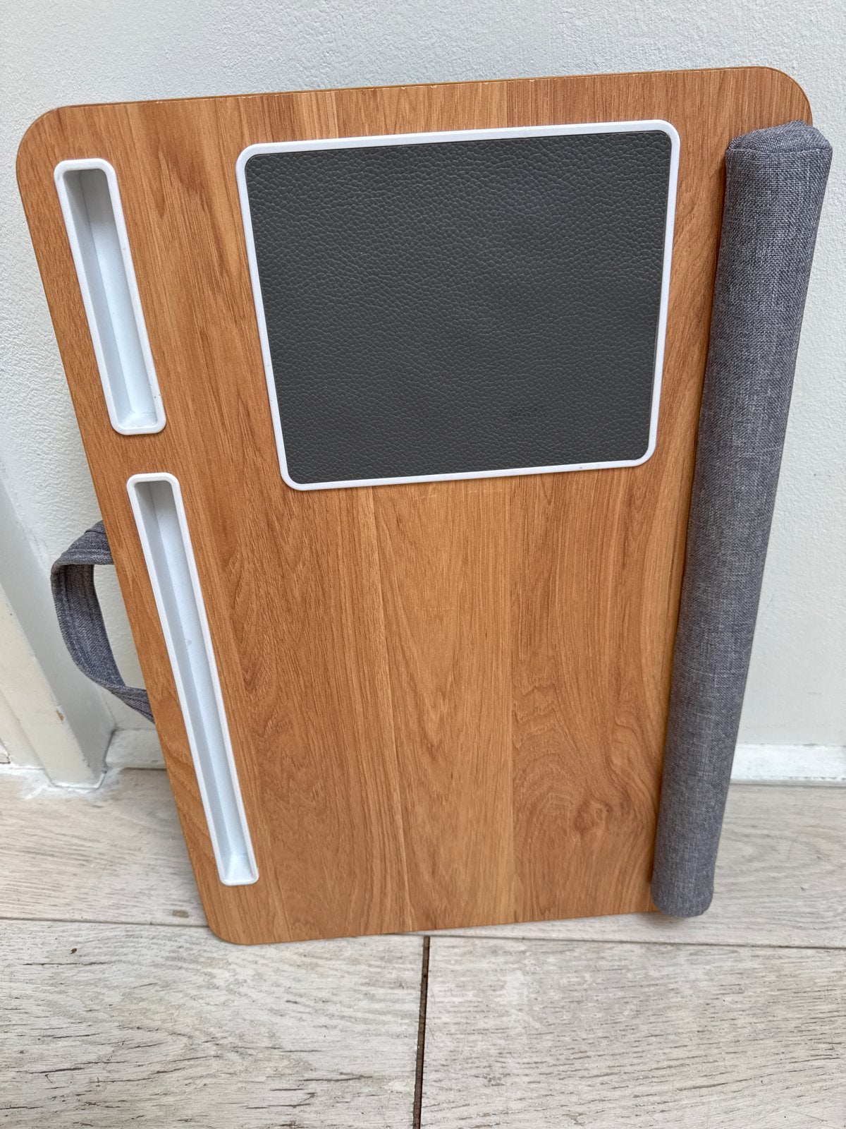 Laptoptafel voor op schoot - Grijs/Houtlook, Computers en Software, Laptoptafels, Ophalen, Zo goed als nieuw