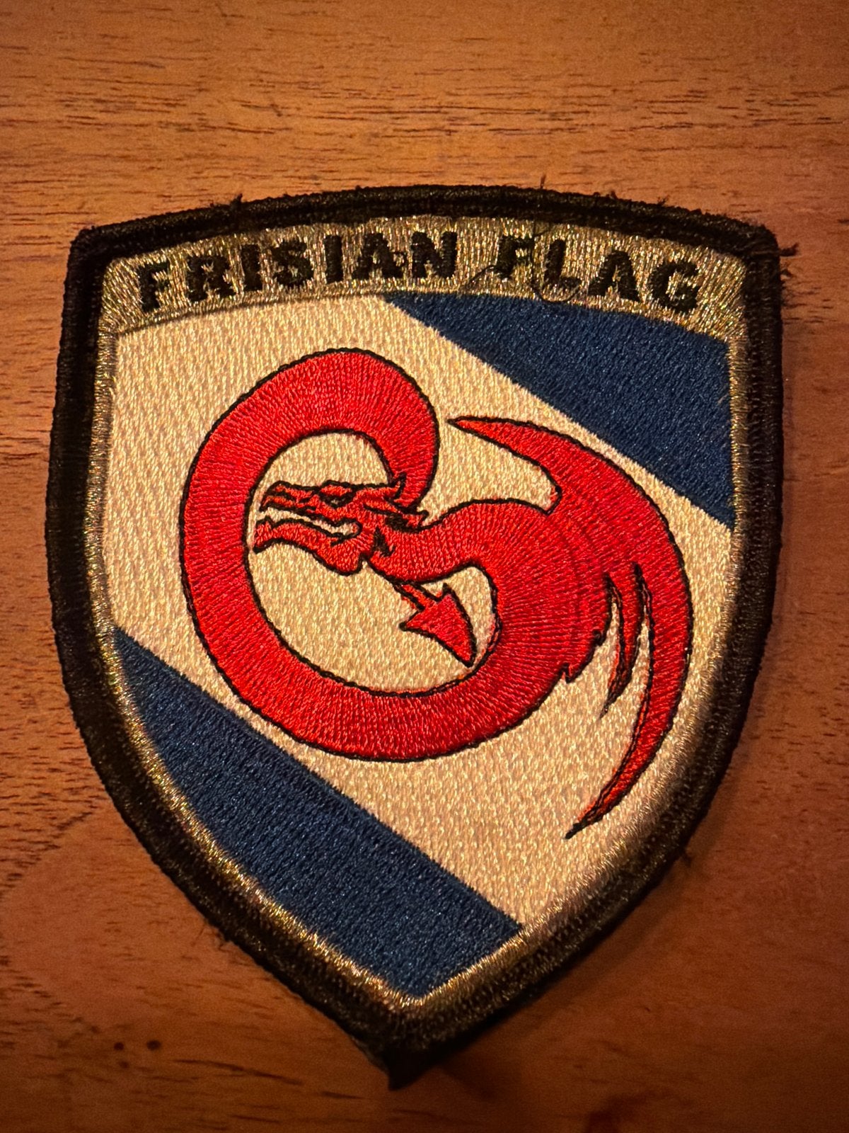 Frisian Flag Draak Patch - Geborduurd embleem, Verzamelen, Ophalen of Verzenden, Luchtmacht, Nederland, Embleem of Badge