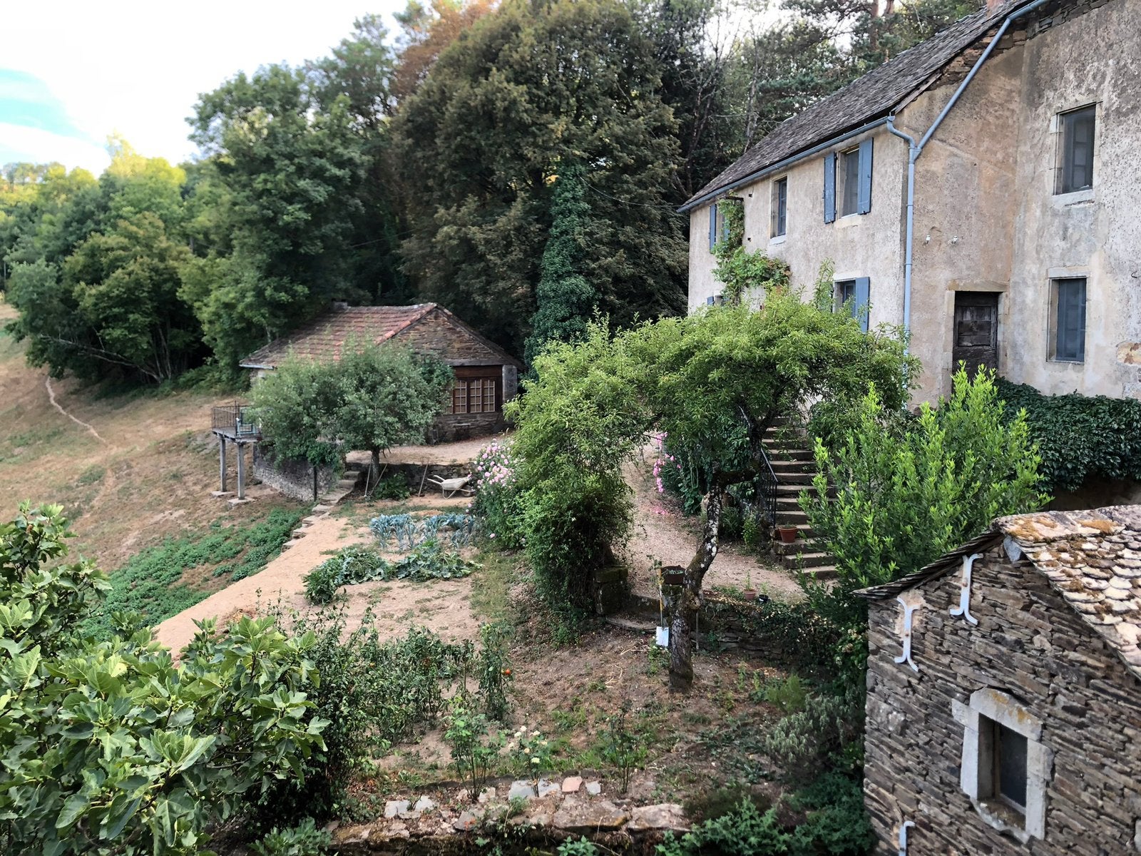 Authentieke boerderij met gite op 12,5 Ha in de Aveyron 12, Huizen en Kamers, Buitenland, 200 m², Woonhuis, Verkoop zonder makelaar