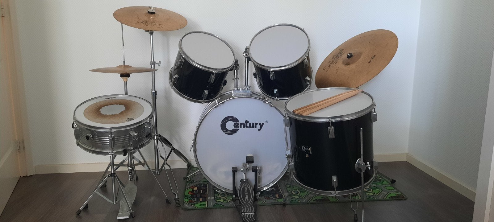 Century drumstel met bekkens en Gibraltar pedaal, Ophalen, Gebruikt, Overige merken