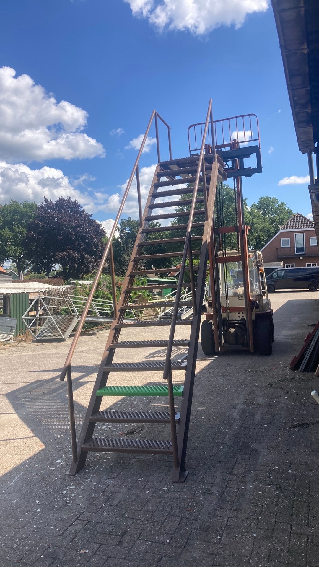Stalen trap, Ophalen, Zo goed als nieuw, 2 tot 4 meter
