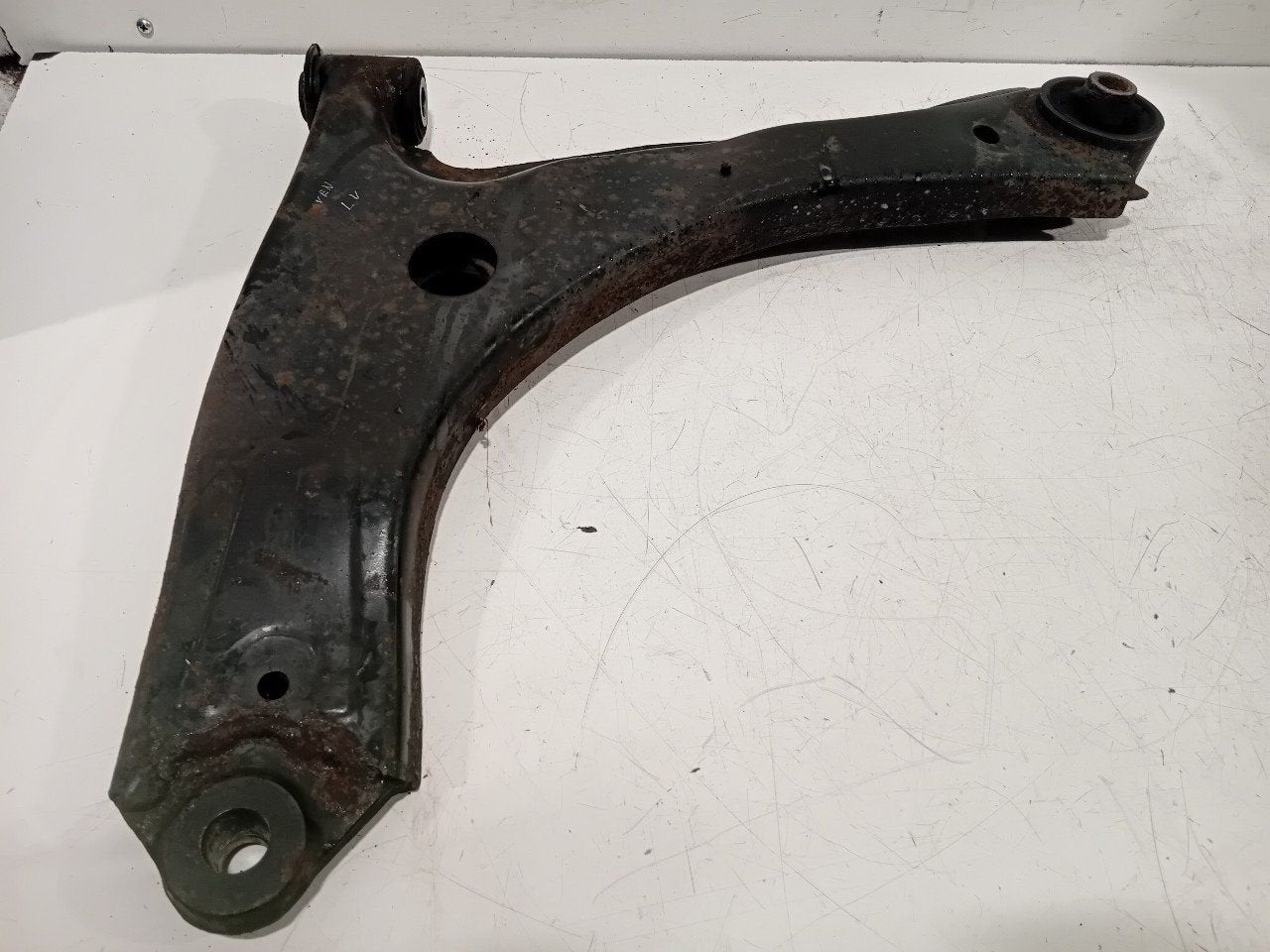Draagarm links voor Ford Transit, Onderdelen@venauto.nl, Van der Ven Autorecycling B.V., Gebruikt, Ettenseweg 76, 4706 PB Roosendaal, The Netherlands