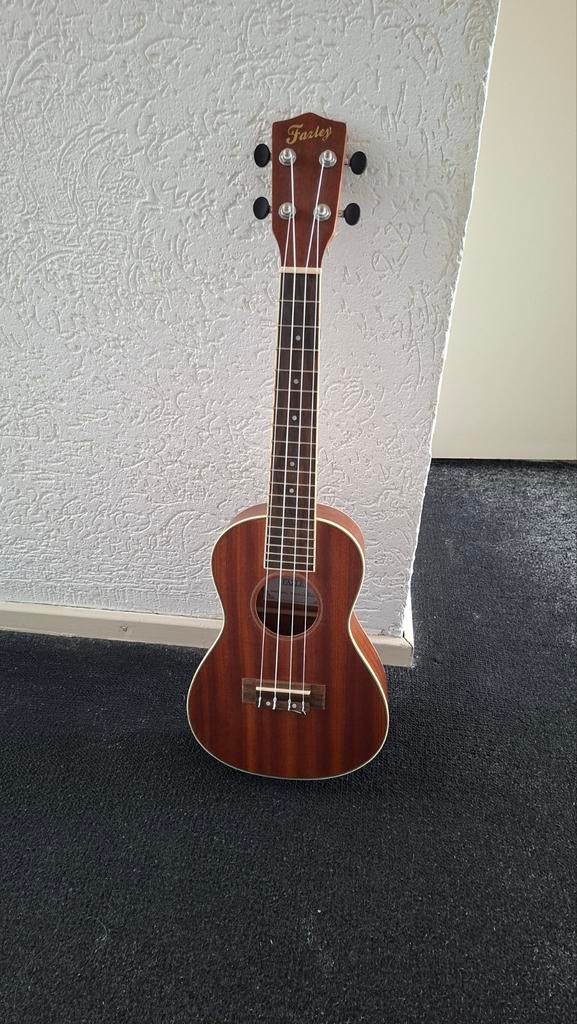 Fazley K-23 Ukelele, Ophalen, Zo goed als nieuw