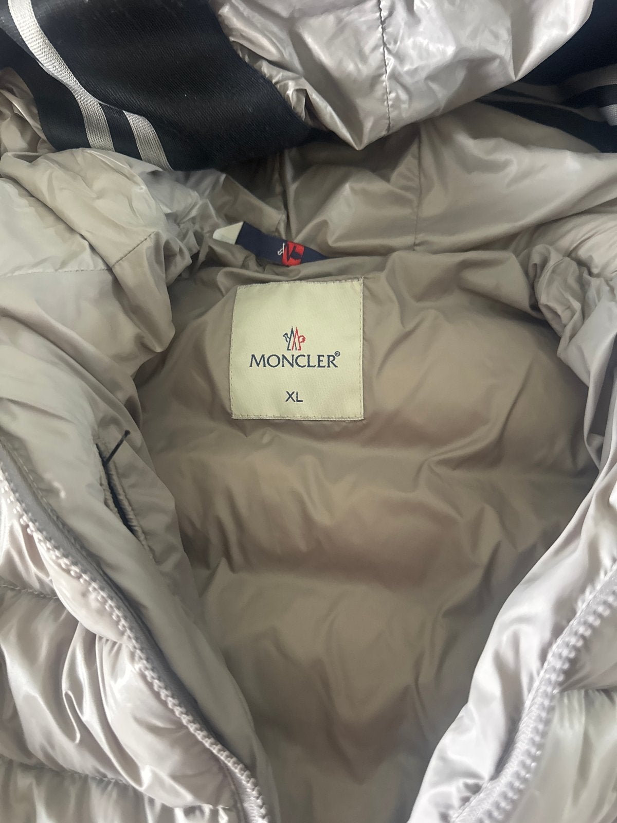 Moncler jas XL, Ophalen of Verzenden, Zo goed als nieuw, Maat 46/48 (XL) of groter, Beige