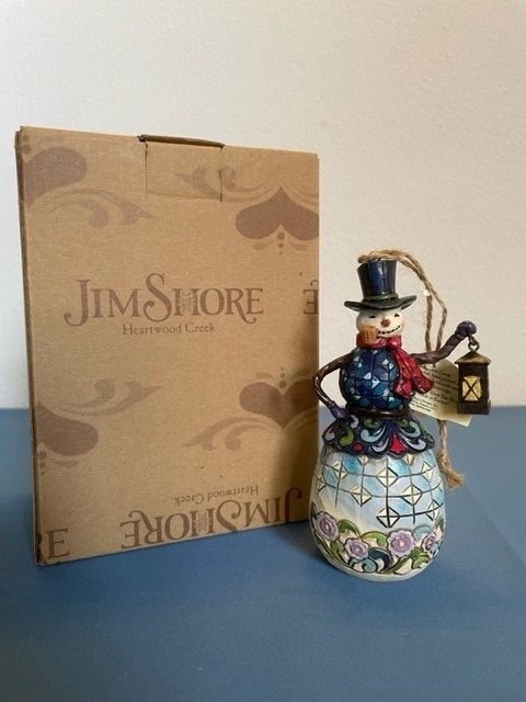 Jim Shore Heartwood Creek ornament Sneeuwpop met Lantaarn, Verzamelen, Beelden en Beeldjes, Ophalen of Verzenden, Nieuw, Overige typen