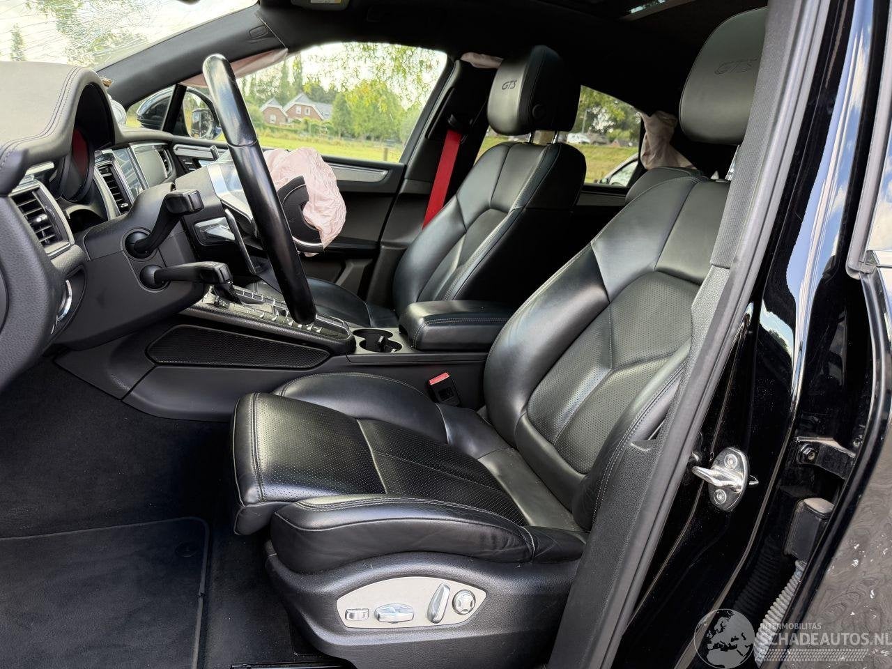 Foto 11 van Porsche Macan 3.0 GTS AWD / Panorama / Leer (bj 2017)
