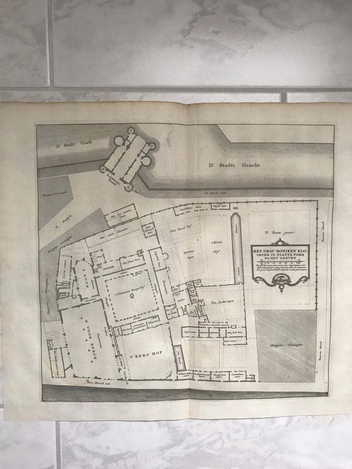 Het grav moniken kloster 1578, gravure 1729, Bilhamer, mooi!, Origineel, 28 cm, Cartografie, Ophalen of Verzenden
