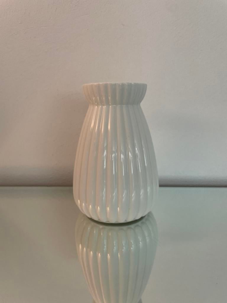 Witte Royal Goedewaagen Bone China vaasje 13 cm, Antiek en Kunst, Antiek | Vazen, Ophalen