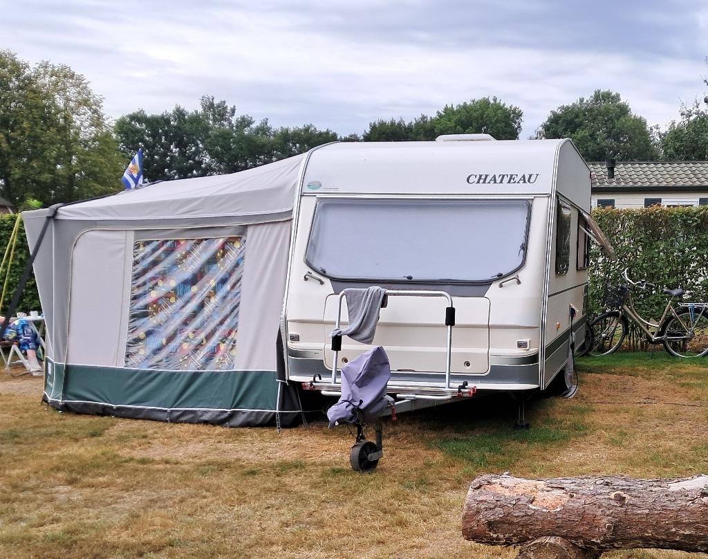 Chateau Caratt 390, type 403C, bouwjaar 12-10-2000, Dwarsbed, Tot 4 meter, Standaardzit, Chateau