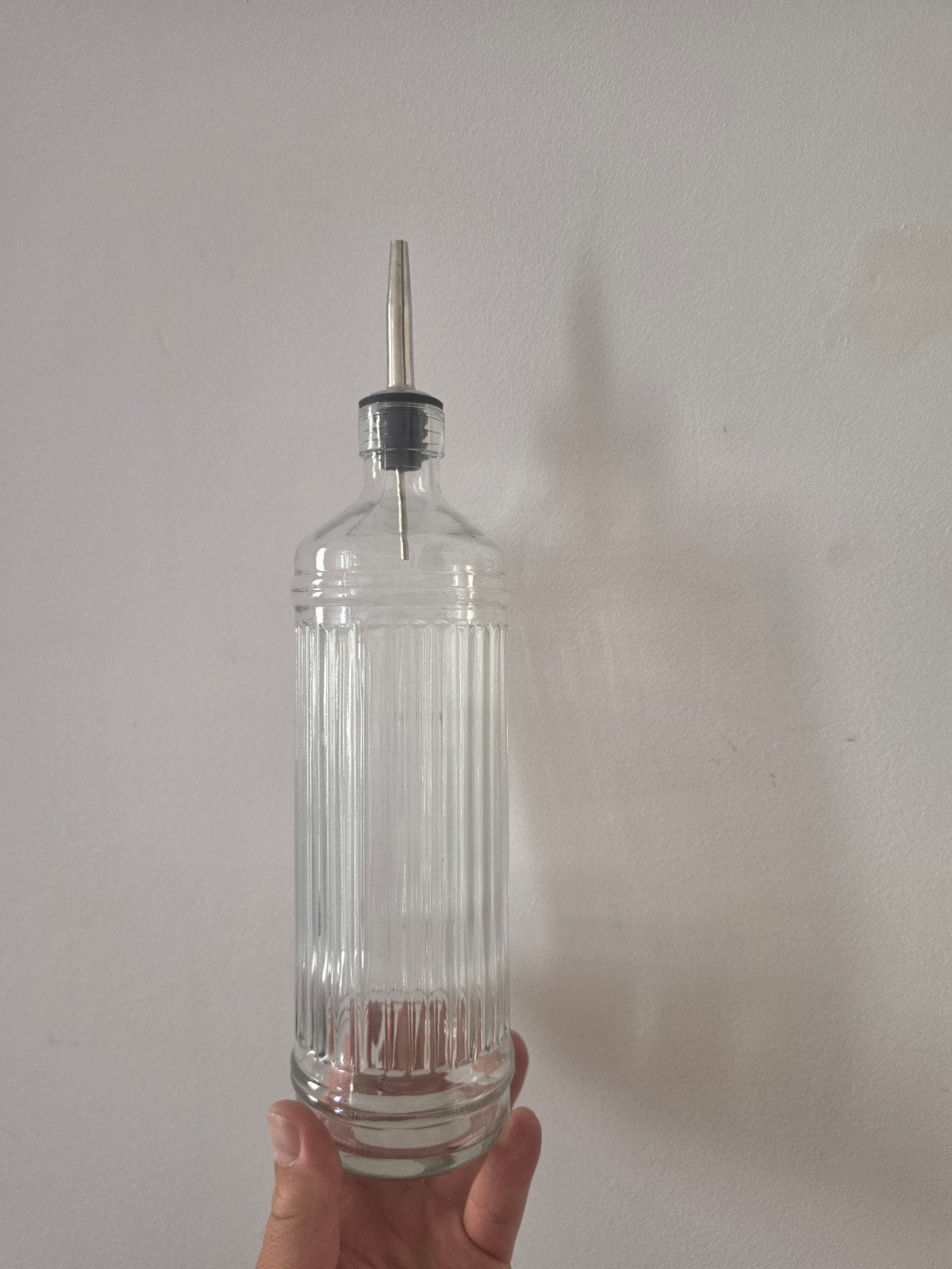 Glazen fles met schenktuit - Olie/Azijn/Siroop, Overige typen, Ophalen of Verzenden, Zo goed als nieuw, Glas