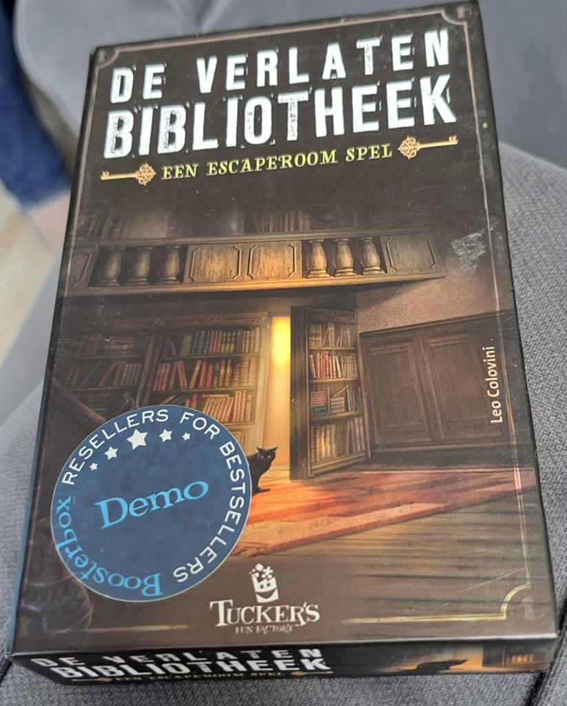 De Verlaten Bibliotheek - Een Escaperoom Spel, Een of twee spelers, Ophalen, Zo goed als nieuw, Tucker's Fun Factory