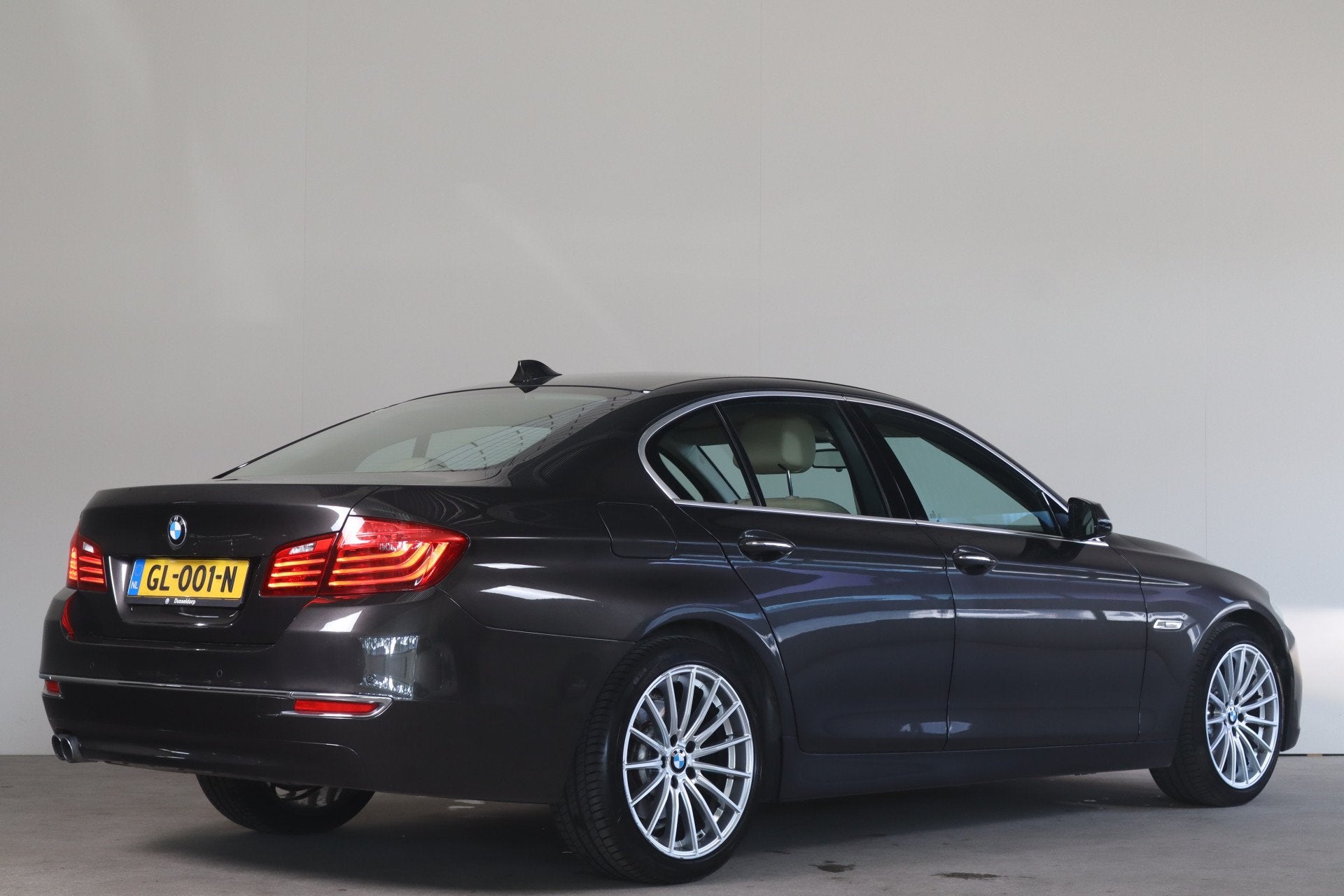 BMW 5 Serie 520i Executive - NL- Auto! Mem. seats I Climate, Auto's, Achterwielaandrijving, Gebruikt, Euro 6, 4 cilinders