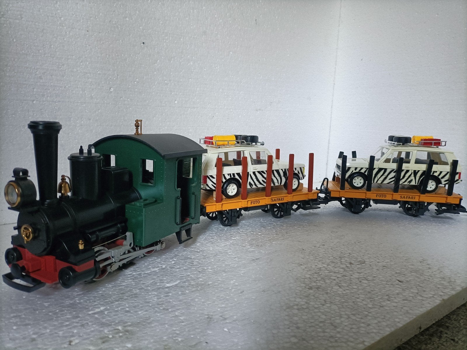 LGB Spoor G Set, Groene "Stainz" Locomotief + 2x wagon, Ophalen, Gelijkstroom, Wagon, Zo goed als nieuw