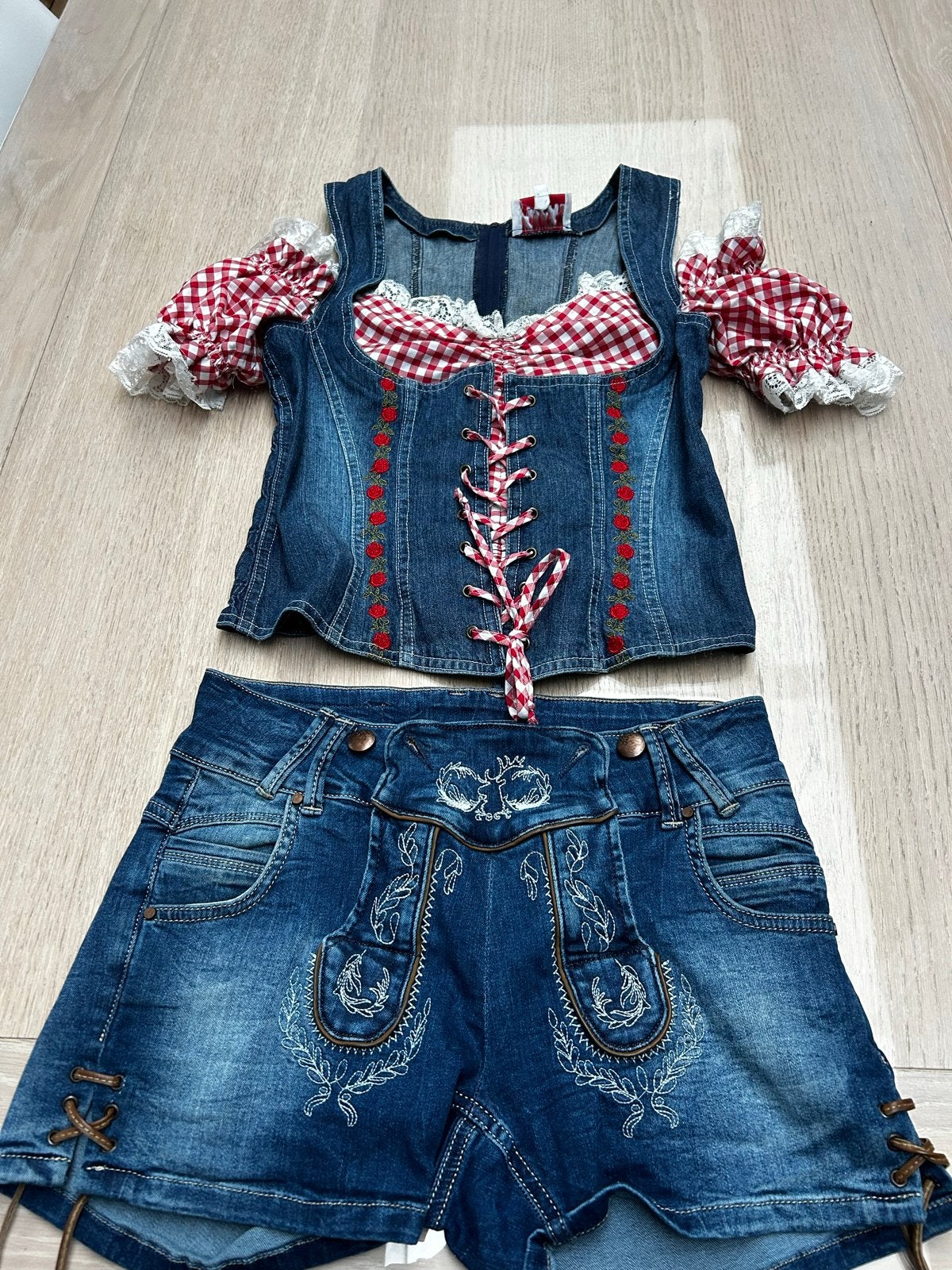 Hotpants en Dirndl set - Fuchs Trachtenmoden, Ophalen, Blauw, Maat 36 (S), Gedragen