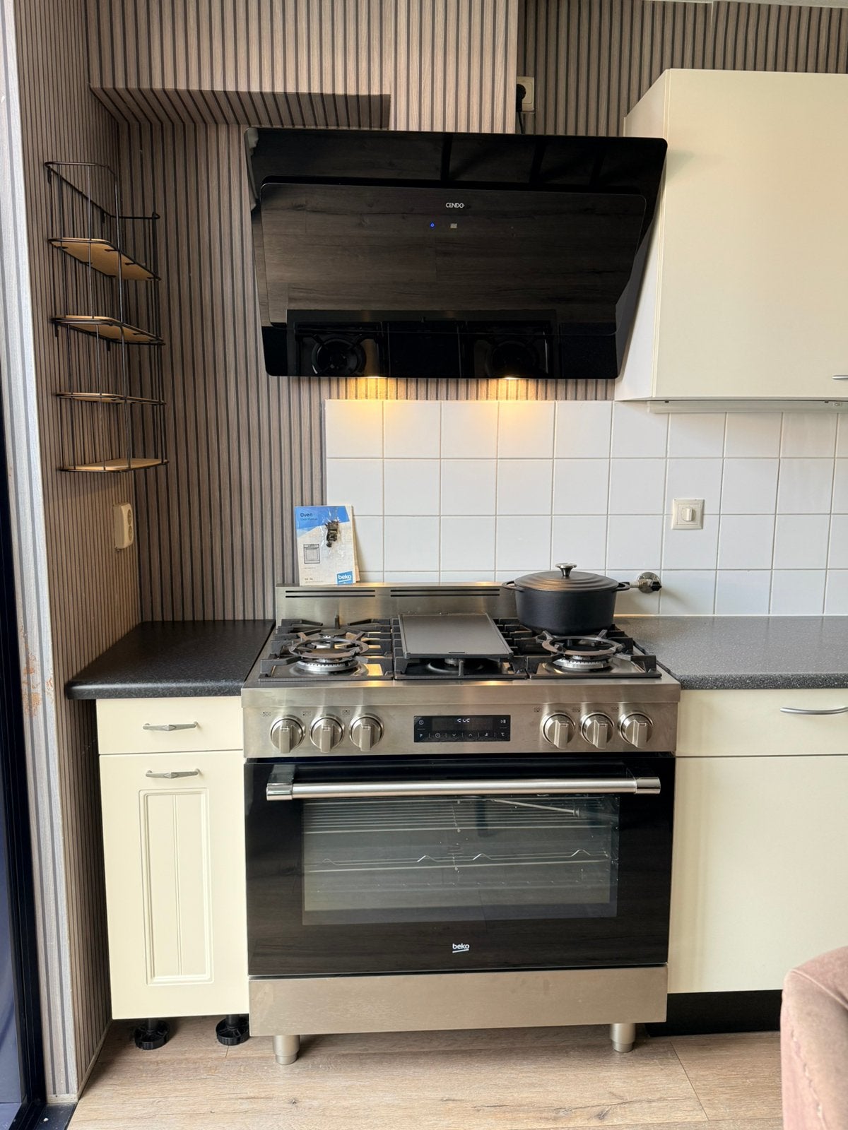 6-pits gasstel/ oven en afzuigkap, Ophalen, Zo goed als nieuw, Hoekkeuken