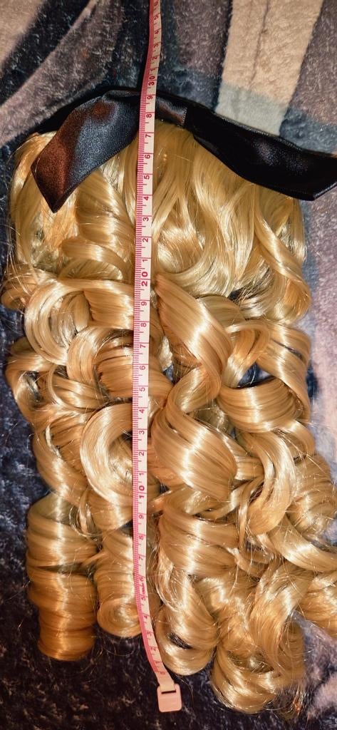 Blonde krullende paardenstaart met strik, Ophalen of Verzenden, Zo goed als nieuw
