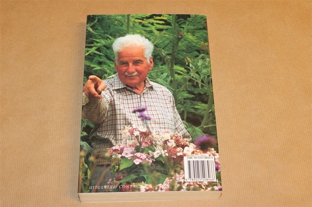 Mijn Hartstocht de Tuin — 12 Maanden Tuinieren, Lloyd, Boeken, Wonen en Tuinieren, Ophalen of Verzenden, Gelezen, Tuinieren en Tuinplanten