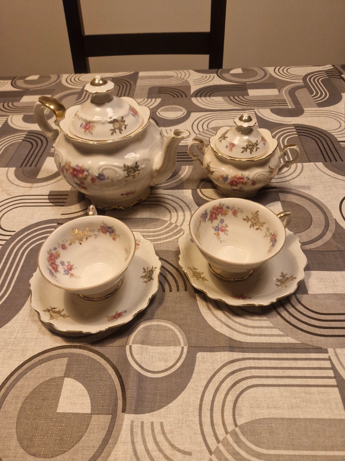 klassiek porseleinen koffie- of theeservies uit Beieren, Ophalen