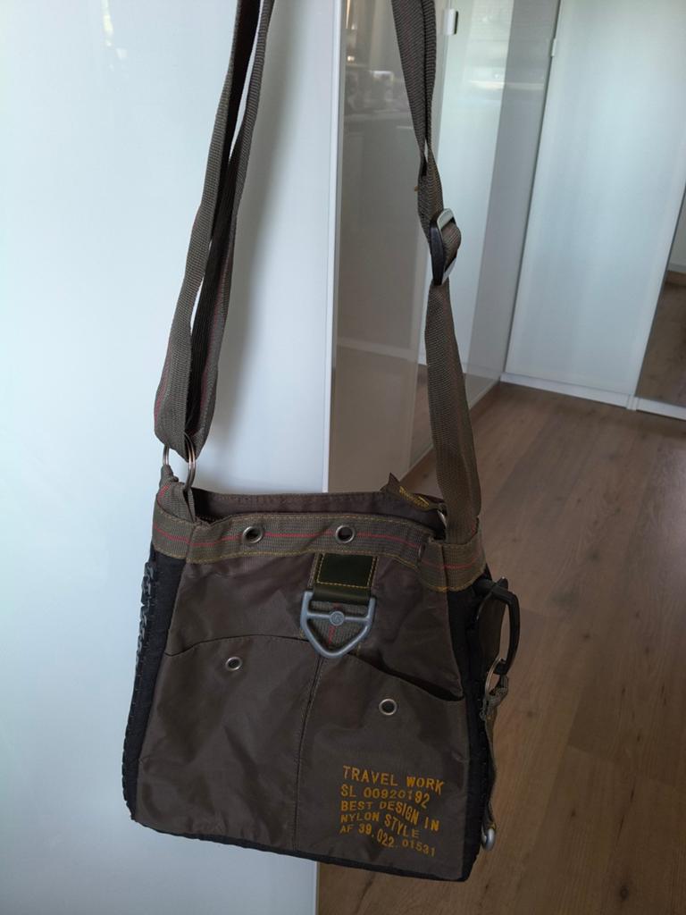 Parachute tas, Ophalen, Handtas